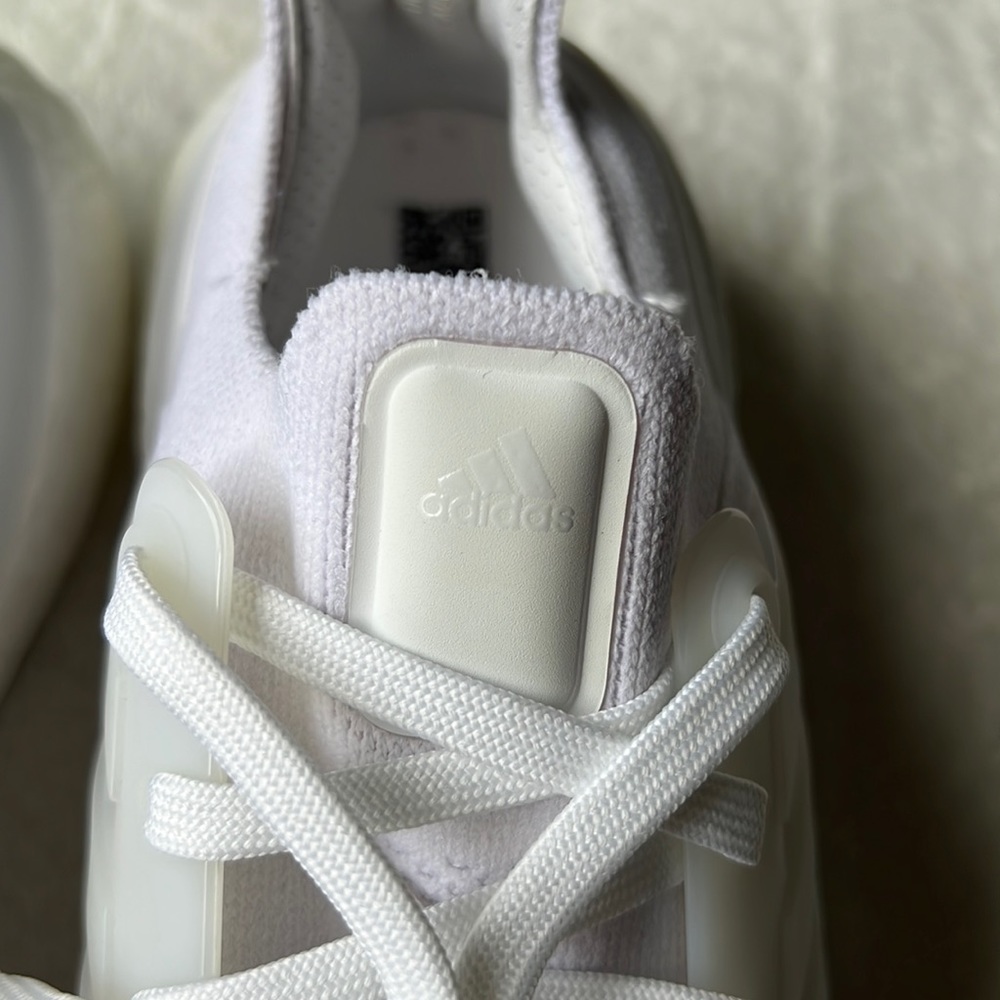 Adidas Ultraboost 22 Shoes - Picture 13 of 15